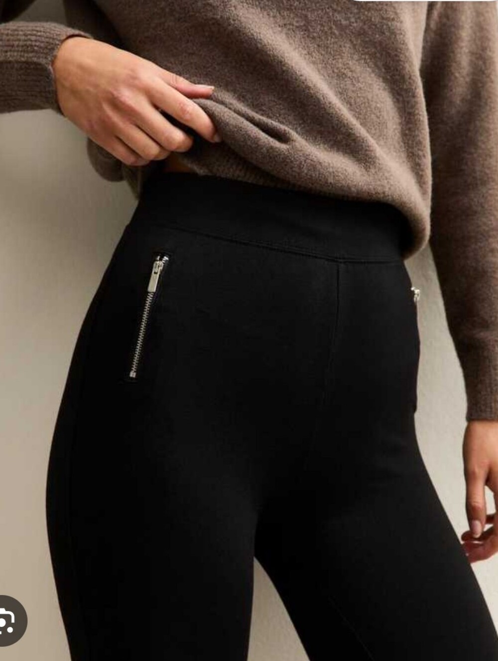 Ann Taylor  Black Stretch Waistband Cigarette Pants - Size XS Like New